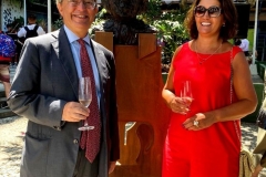 Secretaria-de-Cultura-de-Teresopolis-Cleo-Jordao-e-o-Consul-Geral-Paolo-Miraglia-del-Giudice-na-inauguracao-do-busto-no-Rio-de-Janeiro