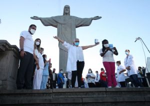 Estado do Rio começa a vacinação contra a Covid-19 aos pés do Cristo Redentor