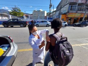 Teresópolis imuniza pessoas em situação de rua contra a Covid-19
