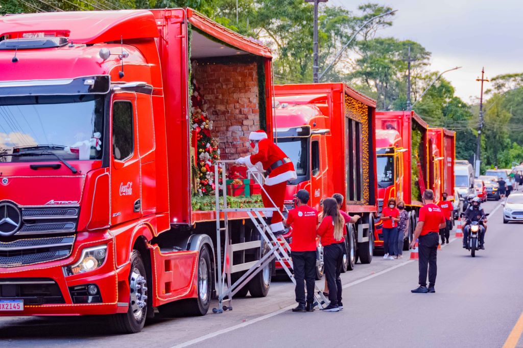Caminhão de Natal Coca Cola com luz : : Brinquedos e